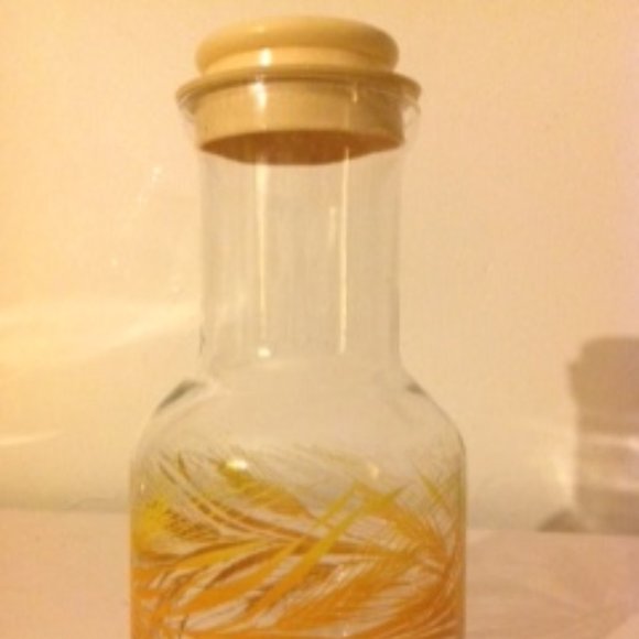 Vintage Pyrex Carafe - Picture 1 of 3